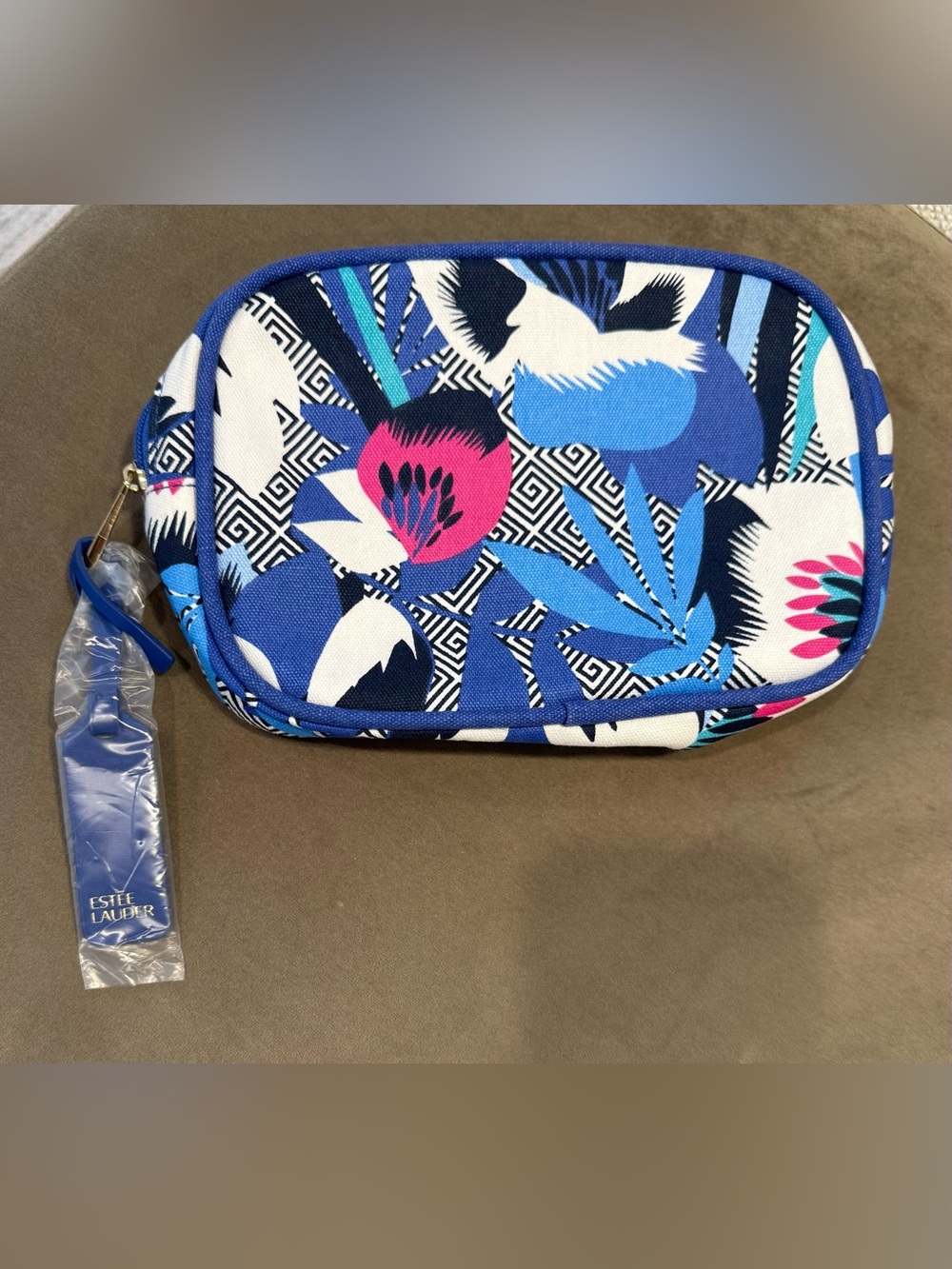 NWOT Estee Lauder Blue, Pink & White Floral Cosmetic Pouch / Makeup Bag